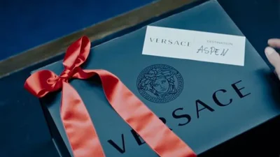Стильні ельфи і фабрика подарунків: різдвяний ролик Versace