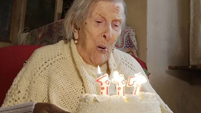Найстаріша жінка світу поділилась рецептом довголіття