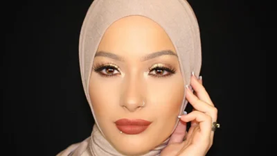 Мусульманка у хіджабі стала обличчям косметики CoverGirl