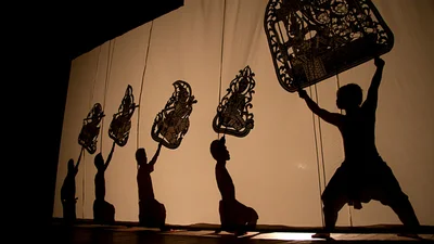 Вражаюче: художник робить з тіней цікавих персонажів