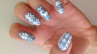 Майстер-клас: затишний манікюр з зимовими візерунками