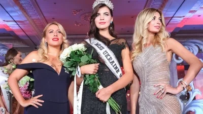 Українка показала вбрання на "Міс Всесвіт-2016"