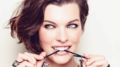 Мілла Йовович поділилася милим фото з донечкою