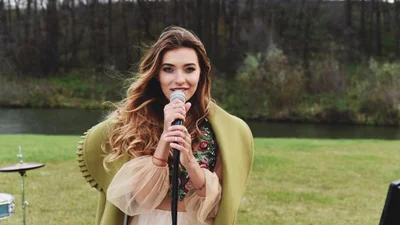 Регіна Тодоренко представила запальний кліп на пісню "Fire"