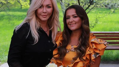 Наталя Могилевська та Ірина Білик повторили свій скандальний поцілунок