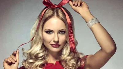 Ідеї стильних зачісок для Нового року