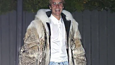 Цілковитий провал: Джастін Бібер вигуляв жахливу шубу