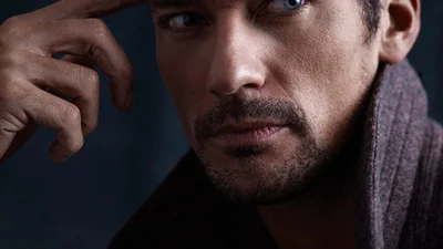 Гарячий мужчина: брутальний Девід Ганді у новому фотосеті