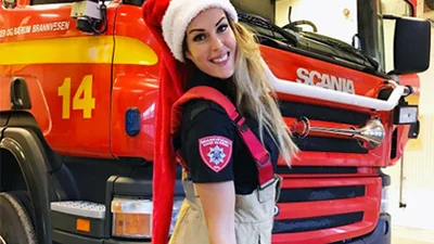 Привабливу норвежку назвали найкрасивішою пожежницею в світі