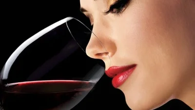 Фахівці розповіли, яка цікава властивість притаманна червоному вину 