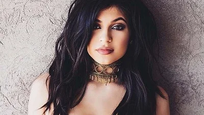 Кайлі Дженнер переборщила з фотошопом і не там намалювала сосок