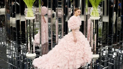 20 красивих весільних суконь з Тижня моди у Парижі 
