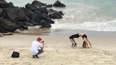 Справжні герої: мужні хлопці, які фотографують дівчат для Інстаграм