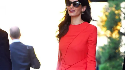 Секрети Амаль Клуні: 8 офісних луків, які виглядають сексуально