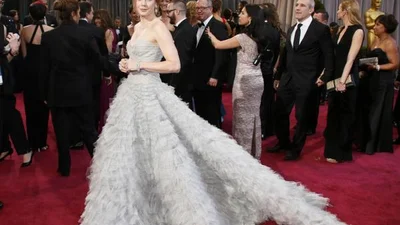 Скільки насправді коштує зіркам одягнутися на червону доріжку церемонії Оскар