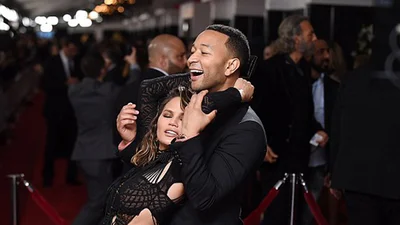 Брудні танці: зіркова пара шокувала пристрастю на червоній доріжці Греммі