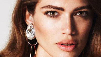 З ніг на голову: модель-трансгендер вперше прикрасила обкладинку Vogue