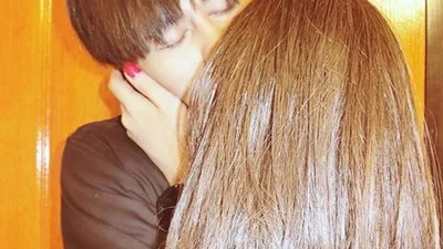 Цей хлопець покаже, як зробити фото з дівчиною, якої немає