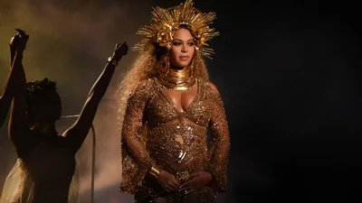 Одна важлива деталь, яку всі пропустили на костюмі Бейонсе на "Греммі"