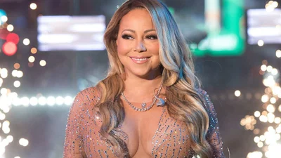 Гори воно вогнем: Мерая Кері спалила свою весільну сукню просто в кліпі