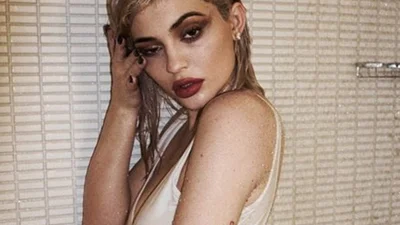 Кайлі Дженнер спокушає тілом у відвертій фотосесії