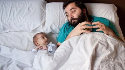 Ось що буває, коли тато залишається наодинці з маленьким сином