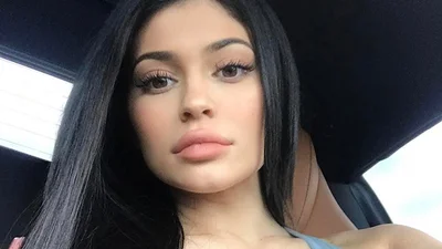 В ліжку з Кайлі Дженнер: нові провокаційні знімки від українського фотографа