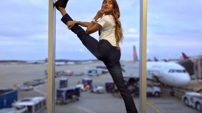 Надя Дорофеєва, Катя Осадча та інші зірки показали свої улюблені кросівки