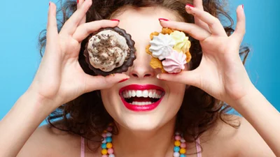 Вчені розкрили несподіваний секрет, чому люди люблять солоденьке