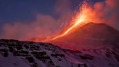 Вулкан не спить: Етна прокинувся і зачаровує своїм виверженням