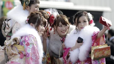 Божевільний Instagram: японці за 70 доларів орендують "друга для селфі"