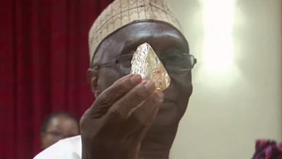 Пощастило: священик знайшов один з найбільших алмазів у світі