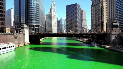 Магія: у Чикаго до Дня святого Патріка річка стала зеленою
