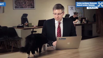 Смішний кіт наламав виступ меру Риги