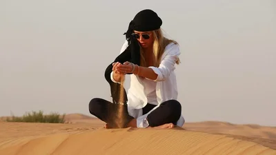 Віра Брежнєва одягнула сексуальний леопард та спокусила шанувальників