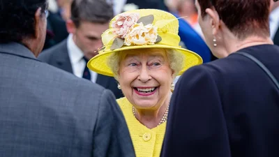 Королівський Instagram: 20 знімків Єлизавети ІІ, які доводять, що вона неперевершена 