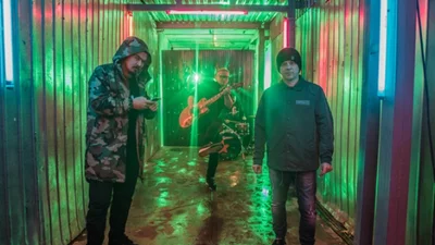 ТНМК презентував новий провокаційний кліп на пісню "Дзеркало"