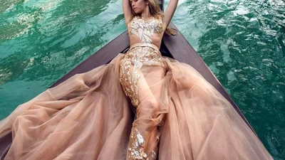 Наче русалка: Віра Брежнєва показала розкішну фотосесію в Дубаї