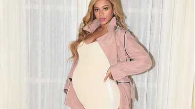 Вагітна і пишна: Бейонсе шокувала великим животом і розкішним бюстом