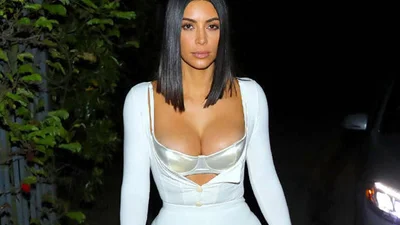 Вражає: Кім Кардашьян схудла і показала нові шокуючі наряди