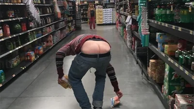 Зняти і спалити: божевільні наряди людей у супермаркетах