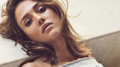 Джессіку Альбу без макіяжу застукали в супермаркеті