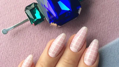 10 ідей манікюру для тих, хто любить щось особливе