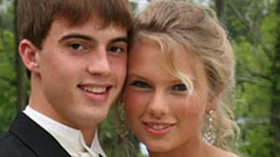 Зірки показали, як виглядали на своєму випускному