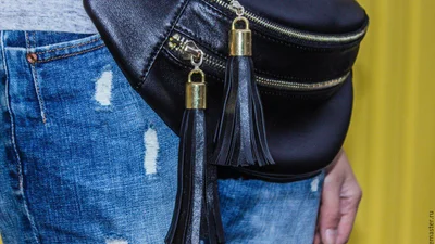 Модна деталь: з чим носити сумку на поясі