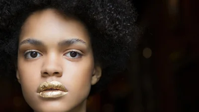 Метал в тренді: як зробити стильний блискучий макіяж