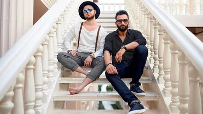 Один день: KISHE та OSADCHUK показали новий кліп та багато голих дівчат