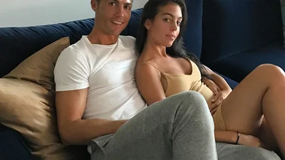 Нові фото доводять, що дівчина Кріштіану Роналду вагітна