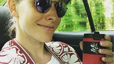 З’явилось закулісне відео, в якому Катя Осадча годує сина грудьми