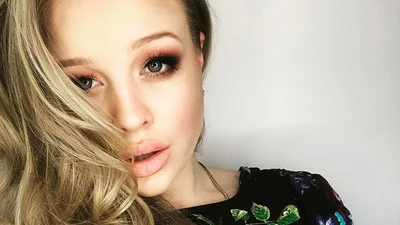 Щаслива мама: юна Вікторія Петрик показала перші фото з сином